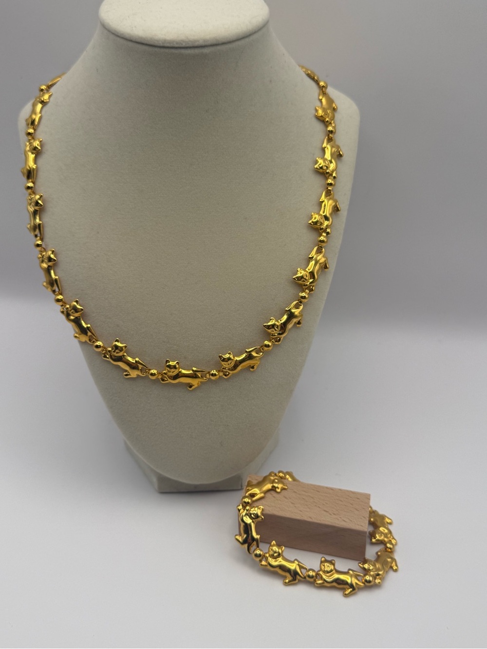 Vintage Gold Tone Cat Necklace & Bracelet Set Figural Kitty Jewelry